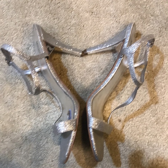 Michael Kors Silver T-Strap Glitter Sandals with 4 inch Heel-Size 8.5M - Picture 8 of 10